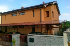 Dizajnový prístrešok prémiovej kvality pre Vaše auto. Dlhoročné skúsenosti, nové technológie a tradičné remeselné spracovanie sú zárukou kvality.